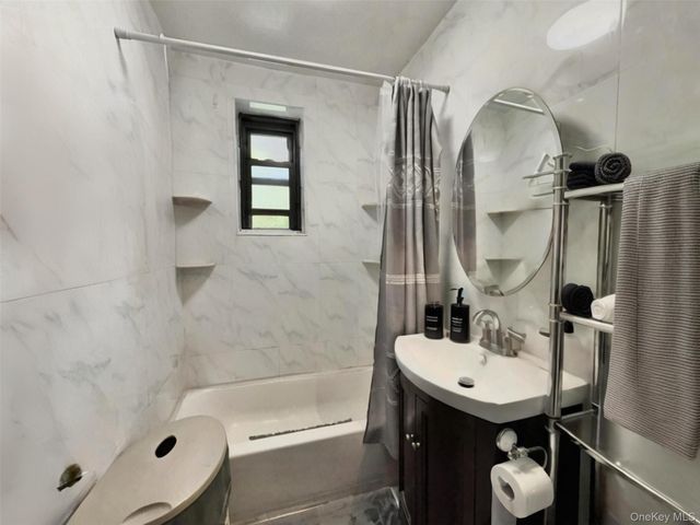 140-14 28th Road 6G, Flushing, NY 11354