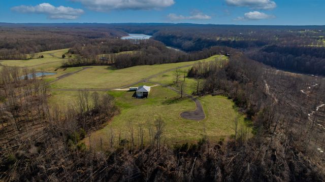 162 Douglas Road, Russell Springs, KY 42642