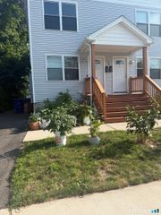 196 Ohio Avenue, Bridgeport, CT 06610