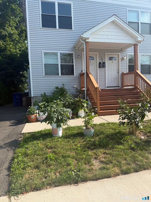 196 Ohio Avenue, Bridgeport, CT 06610