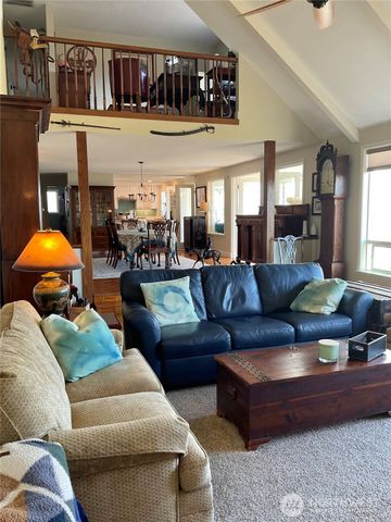 1418 Bonnie View Acres Road, Oak Harbor, WA 98277