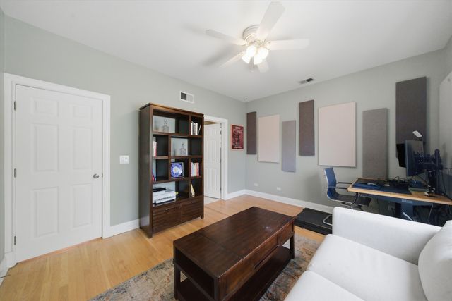 1656 W Augusta Boulevard 3W, Chicago, IL 60622
