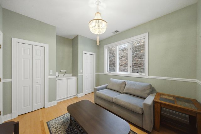 1656 W Augusta Boulevard 3W, Chicago, IL 60622