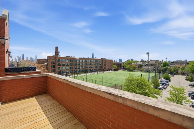 1656 W Augusta Boulevard 3W, Chicago, IL 60622