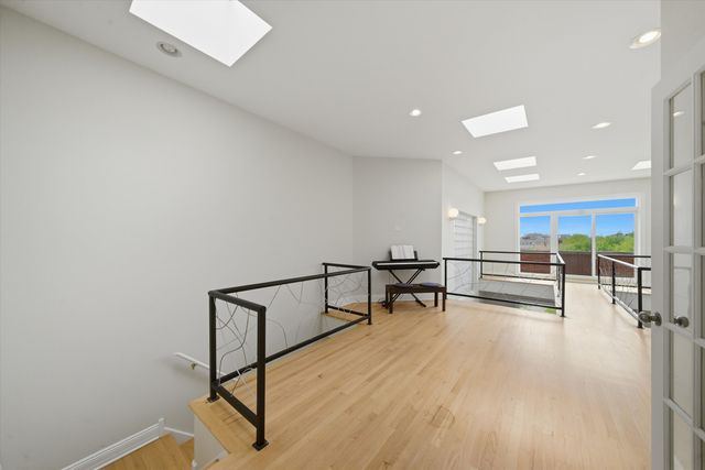 1656 W Augusta Boulevard 3W, Chicago, IL 60622