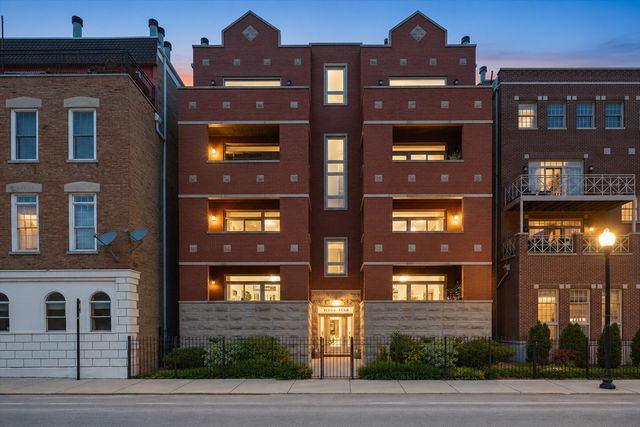 1656 W Augusta Boulevard 3W, Chicago, IL 60622