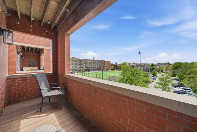 1656 W Augusta Boulevard 3W, Chicago, IL 60622