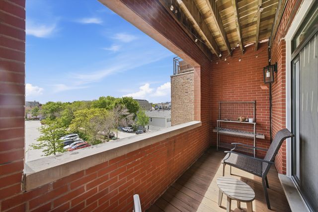 1656 W Augusta Boulevard 3W, Chicago, IL 60622