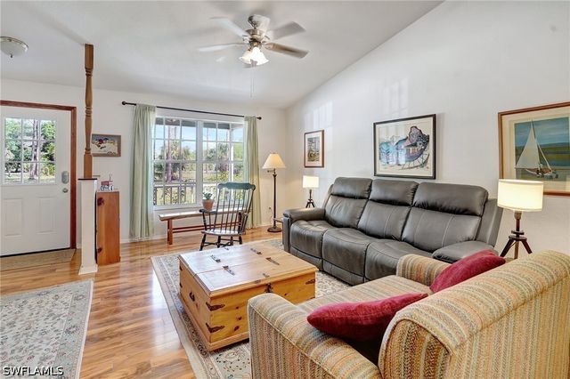 3520 2nd AVE NE, Naples, FL 34120