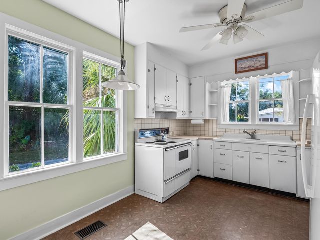 415 W Main Street, Perry, FL 32347