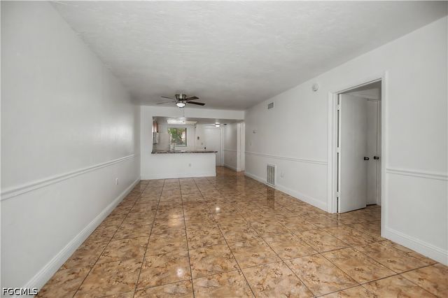2700 Park Windsor DR 713, Fort Myers, FL 33901