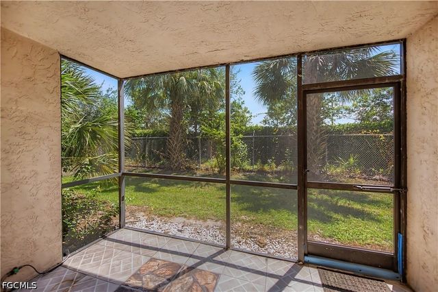2700 Park Windsor DR 713, Fort Myers, FL 33901