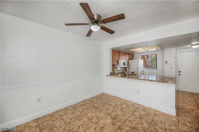 2700 Park Windsor DR 713, Fort Myers, FL 33901