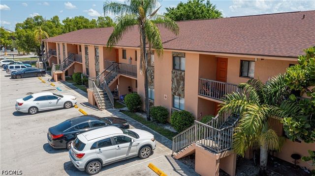 2700 Park Windsor DR 713, Fort Myers, FL 33901