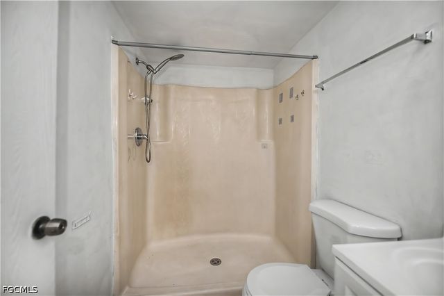 2700 Park Windsor DR 713, Fort Myers, FL 33901