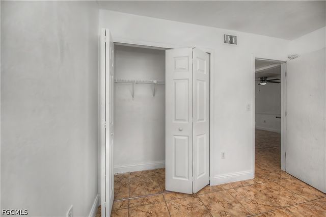 2700 Park Windsor DR 713, Fort Myers, FL 33901