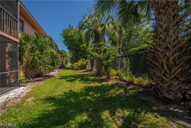 2700 Park Windsor DR 713, Fort Myers, FL 33901