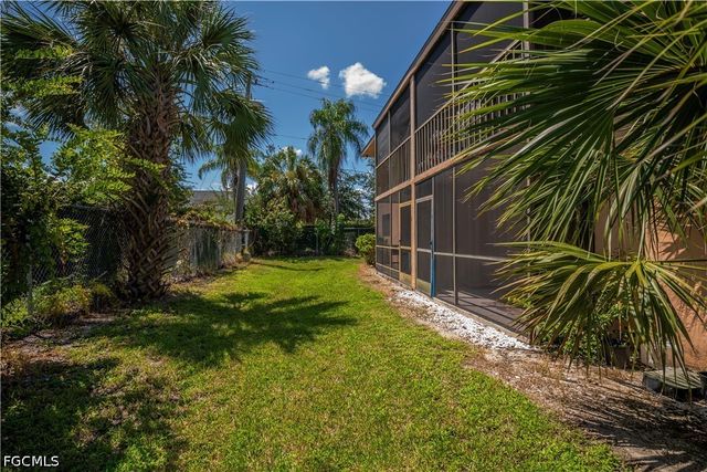 2700 Park Windsor DR 713, Fort Myers, FL 33901