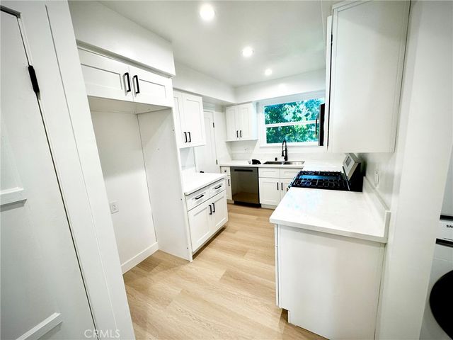 1700 Del Valle Avenue, Glendale, CA 91208