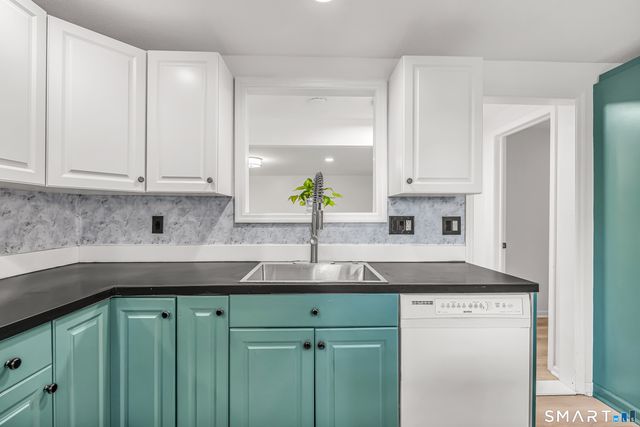 112 Woodbine Street 1st Fl., Naugatuck, CT 06770