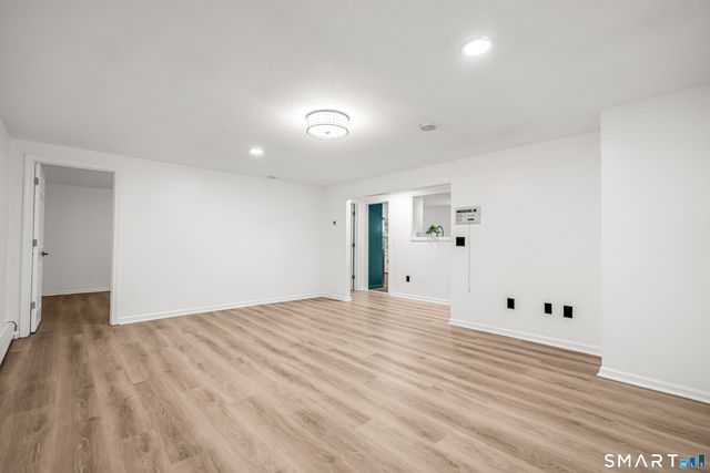 112 Woodbine Street 1st Fl., Naugatuck, CT 06770