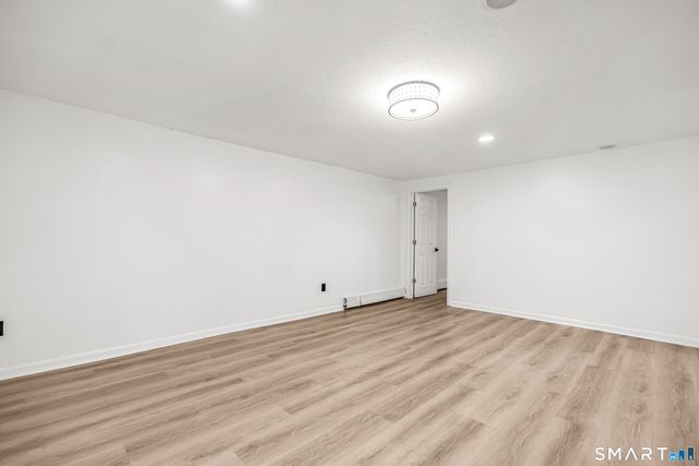 112 Woodbine Street 1st Fl., Naugatuck, CT 06770