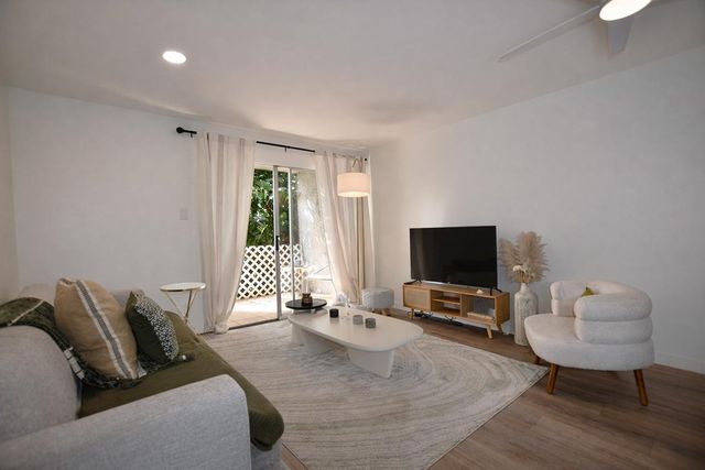 3314 N 68th Street Unit 233, Scottsdale, AZ 85251