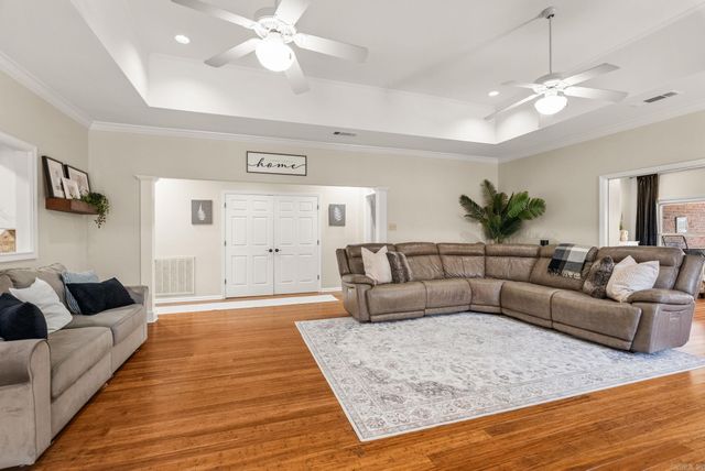 1 St. Thomas Court, Little Rock, AR 72211