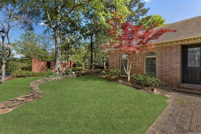 1 St. Thomas Court, Little Rock, AR 72211