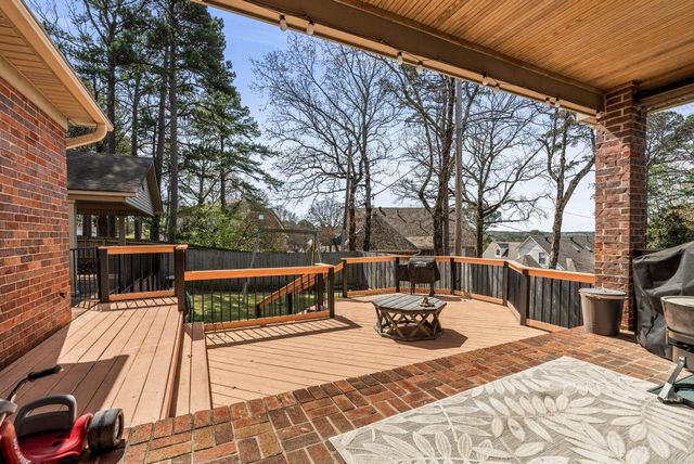 1 St. Thomas Court, Little Rock, AR 72211