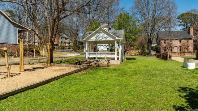 1 St. Thomas Court, Little Rock, AR 72211