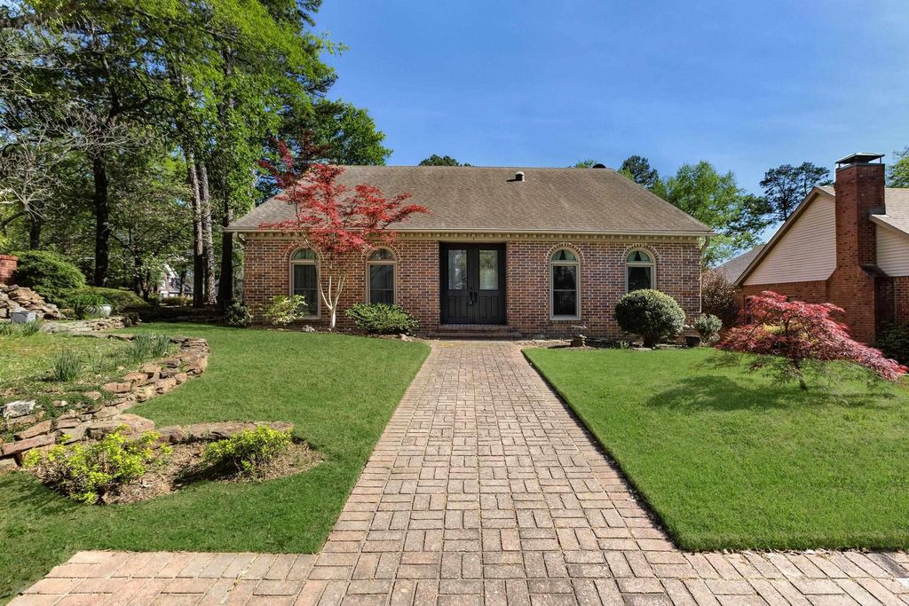 1 St. Thomas Court, Little Rock, AR 72211