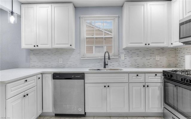 127 Rosewood DR, Hampton, VA 23669