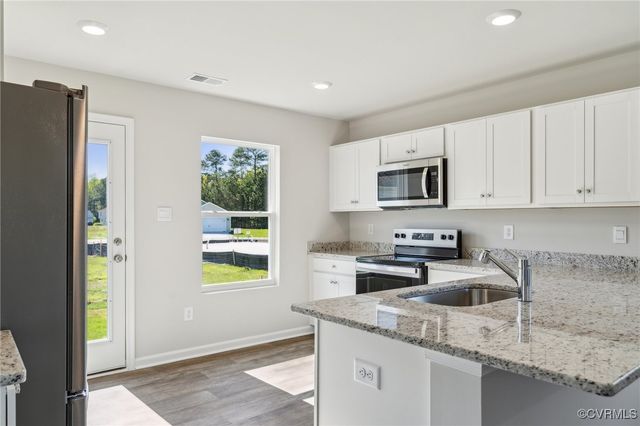 16 Our Way Dr, Kilmarnock, VA 22482
