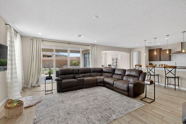 2199 Beckham Drive NE, Rio Rancho, NM 87144
