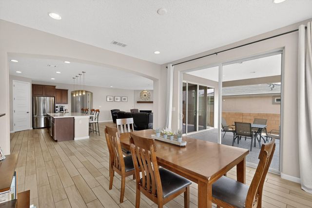 2199 Beckham Drive NE, Rio Rancho, NM 87144