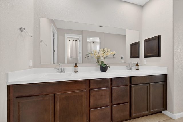 2199 Beckham Drive NE, Rio Rancho, NM 87144