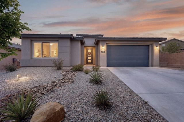 2199 Beckham Drive NE, Rio Rancho, NM 87144