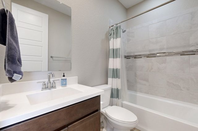 2199 Beckham Drive NE, Rio Rancho, NM 87144