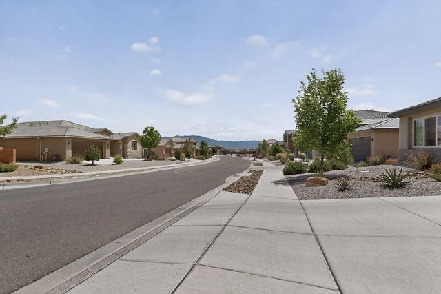 2199 Beckham Drive NE, Rio Rancho, NM 87144