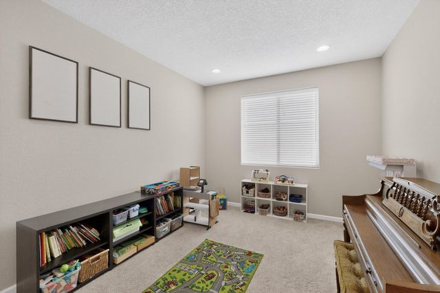 2199 Beckham Drive NE, Rio Rancho, NM 87144