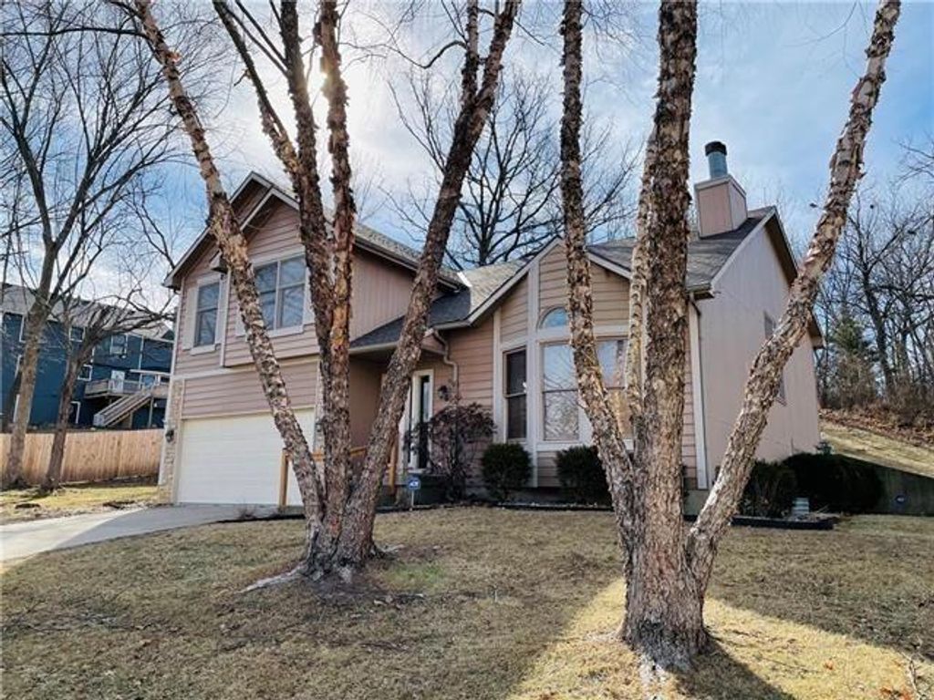1525 Gatewood Street, Leavenworth, KS 66048