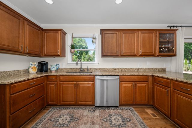 131 Arrowhead Dr, Hendersonville, TN 37075