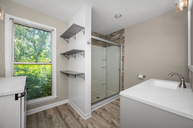131 Arrowhead Dr, Hendersonville, TN 37075