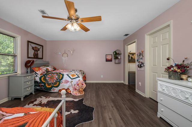 131 Arrowhead Dr, Hendersonville, TN 37075