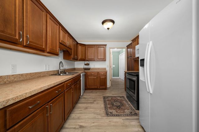 131 Arrowhead Dr, Hendersonville, TN 37075