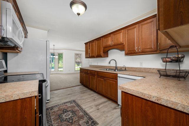 131 Arrowhead Dr, Hendersonville, TN 37075