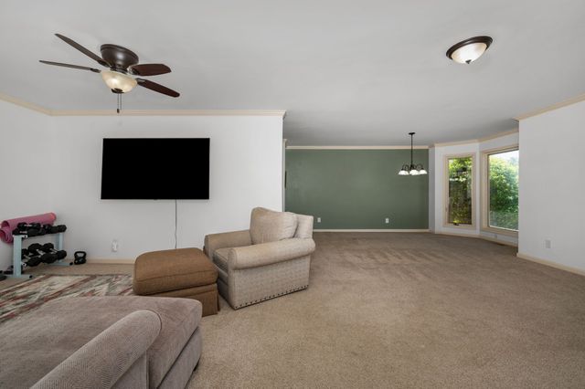 131 Arrowhead Dr, Hendersonville, TN 37075