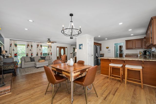 131 Arrowhead Dr, Hendersonville, TN 37075