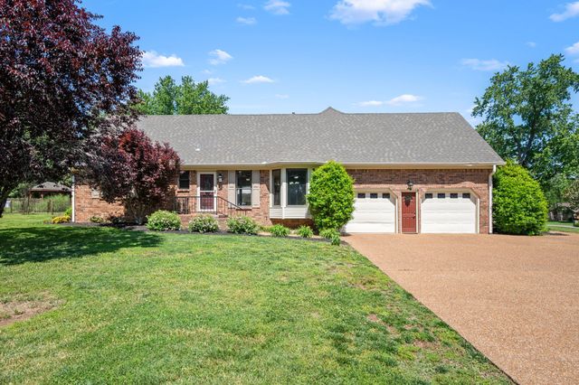 131 Arrowhead Dr, Hendersonville, TN 37075